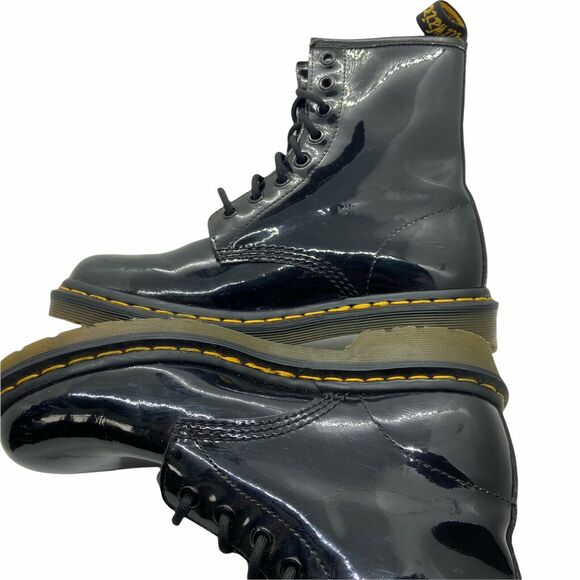 Dr. Martens Women's Black Patent Leather Lace Up Ankle Combat Boots size 7 - Picture 4 of 10